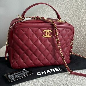 Chanel vanity case medium calfskin 26M